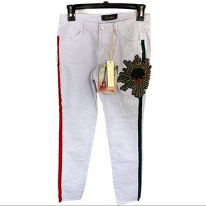 NWT Paris Collection White denim jeans Rhinestones appliqué detail women size 1